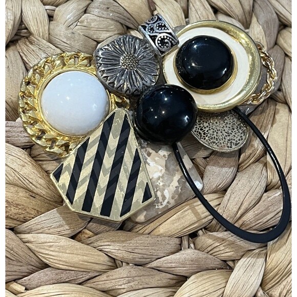 Handmade Brooch Vintage Jewelry Art To Wear Pin Upcycled Victorian Statement - Picture 2 of 10